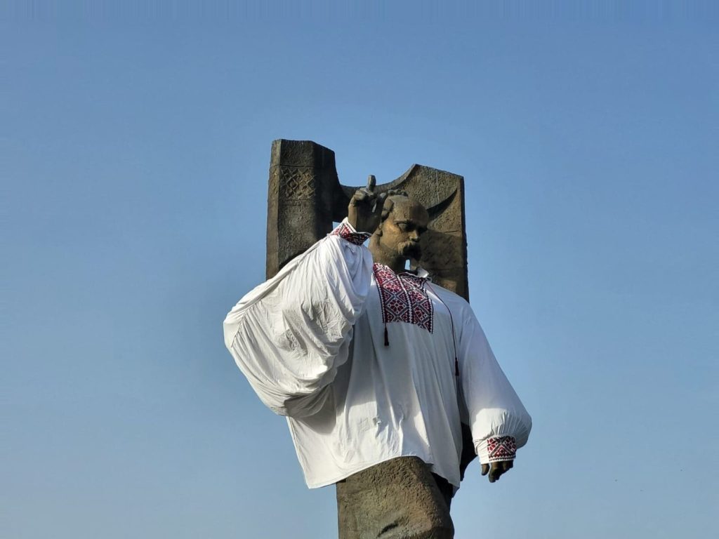 Монумент Тараса Шевченка у велетенській вишиванці, Ковель