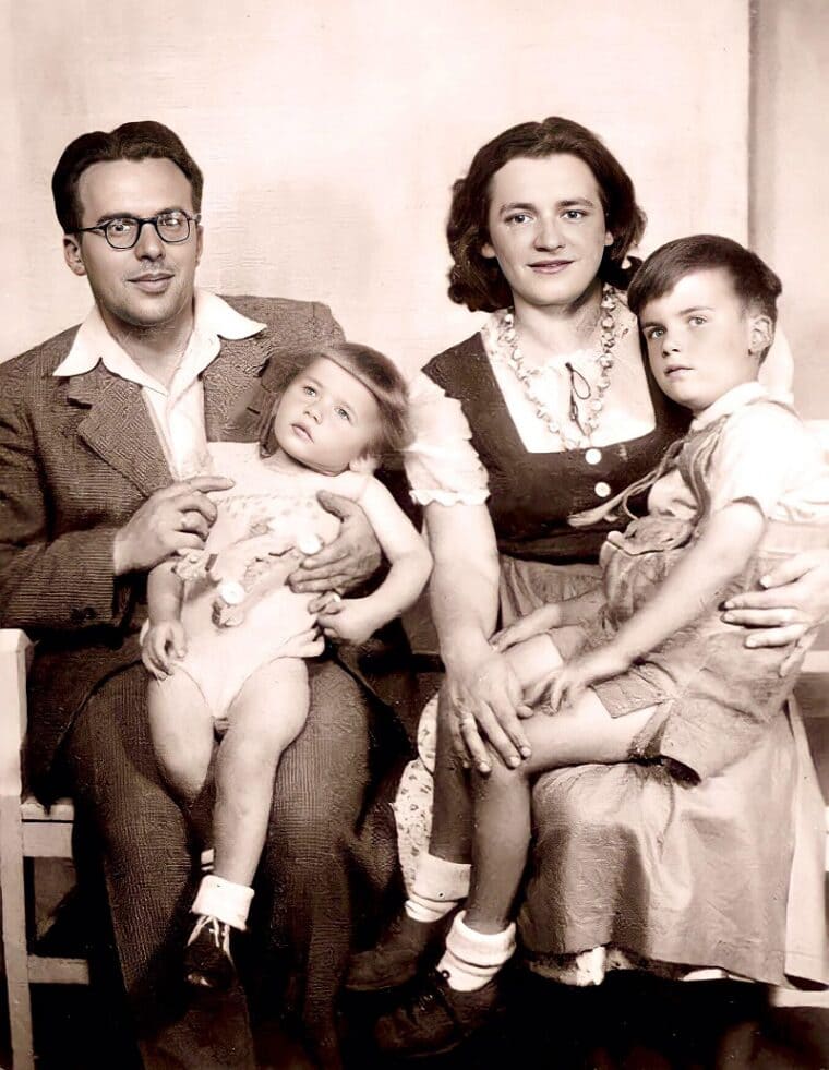 Богдан Весоловський з дружиною та дітьми