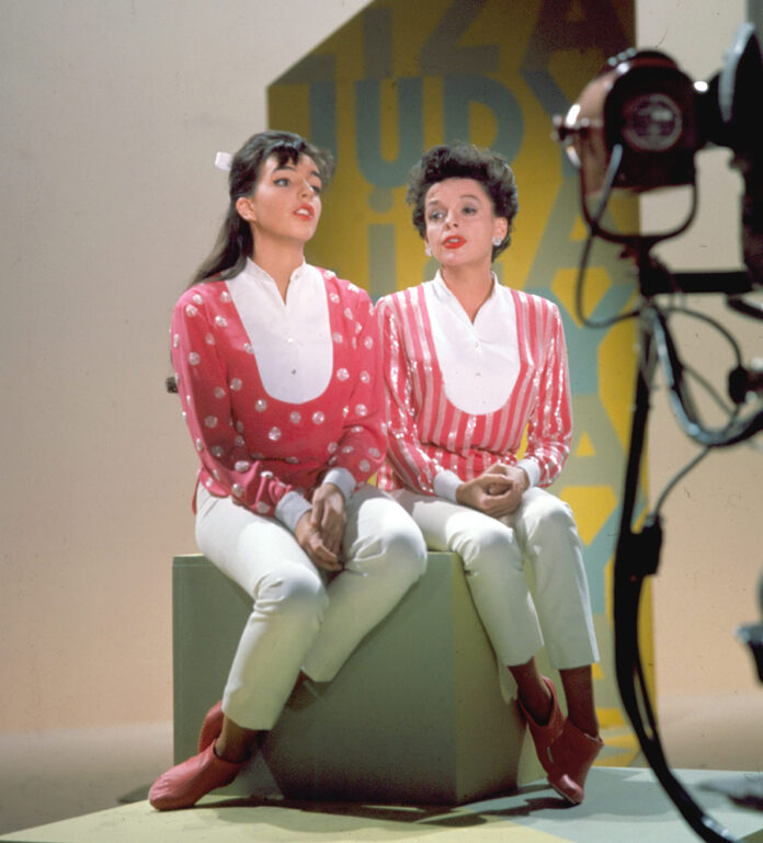 Джуді Гарленд і Лайза Міннелі на записі програми ‘The Judy Garland Show,’ 1963 р.